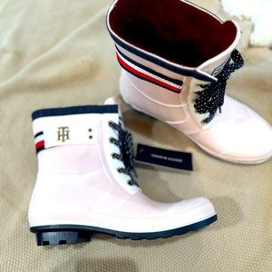 Tommy Hilfiger rain boots size 8